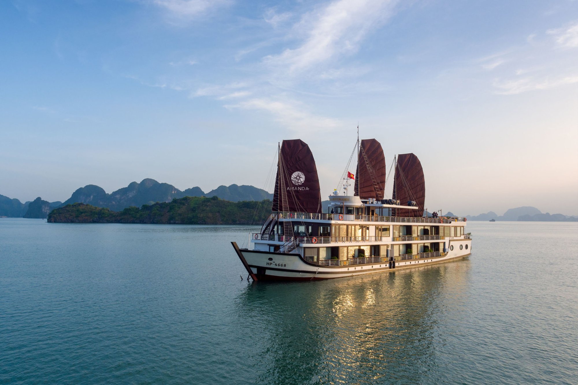 Du thuyền Amanda Luxury Lan Hạ: trải nghiệm 5 sao trên vịnh Lan Hạ có gì?
