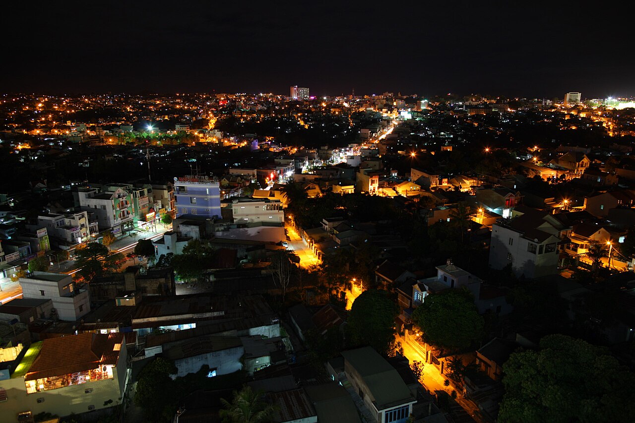 Pleiku về đêm nhìn từ trên cao