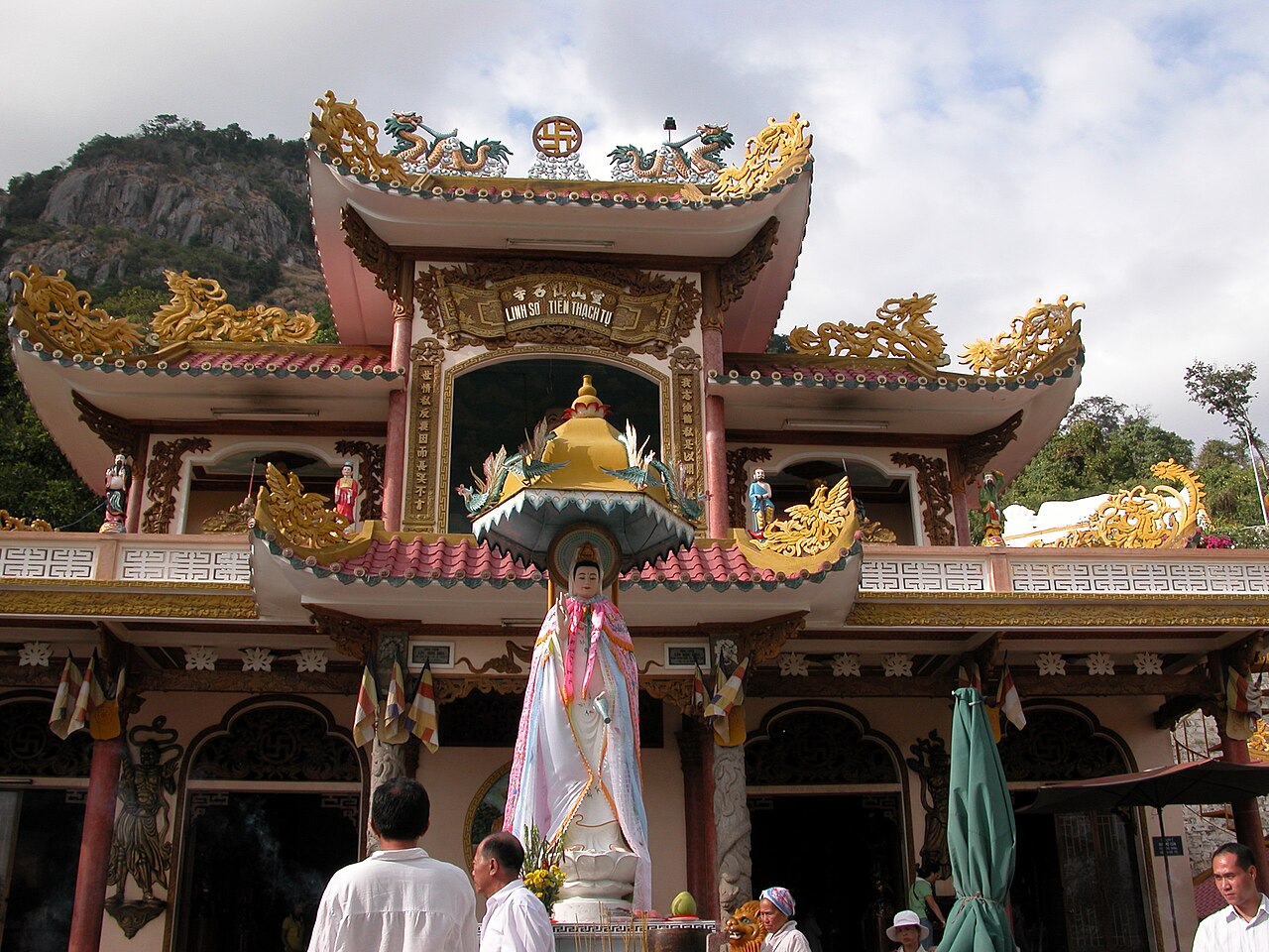 Chùa Bà Linh Sơn Tiên Thạch Tự trên núi Bà Đen