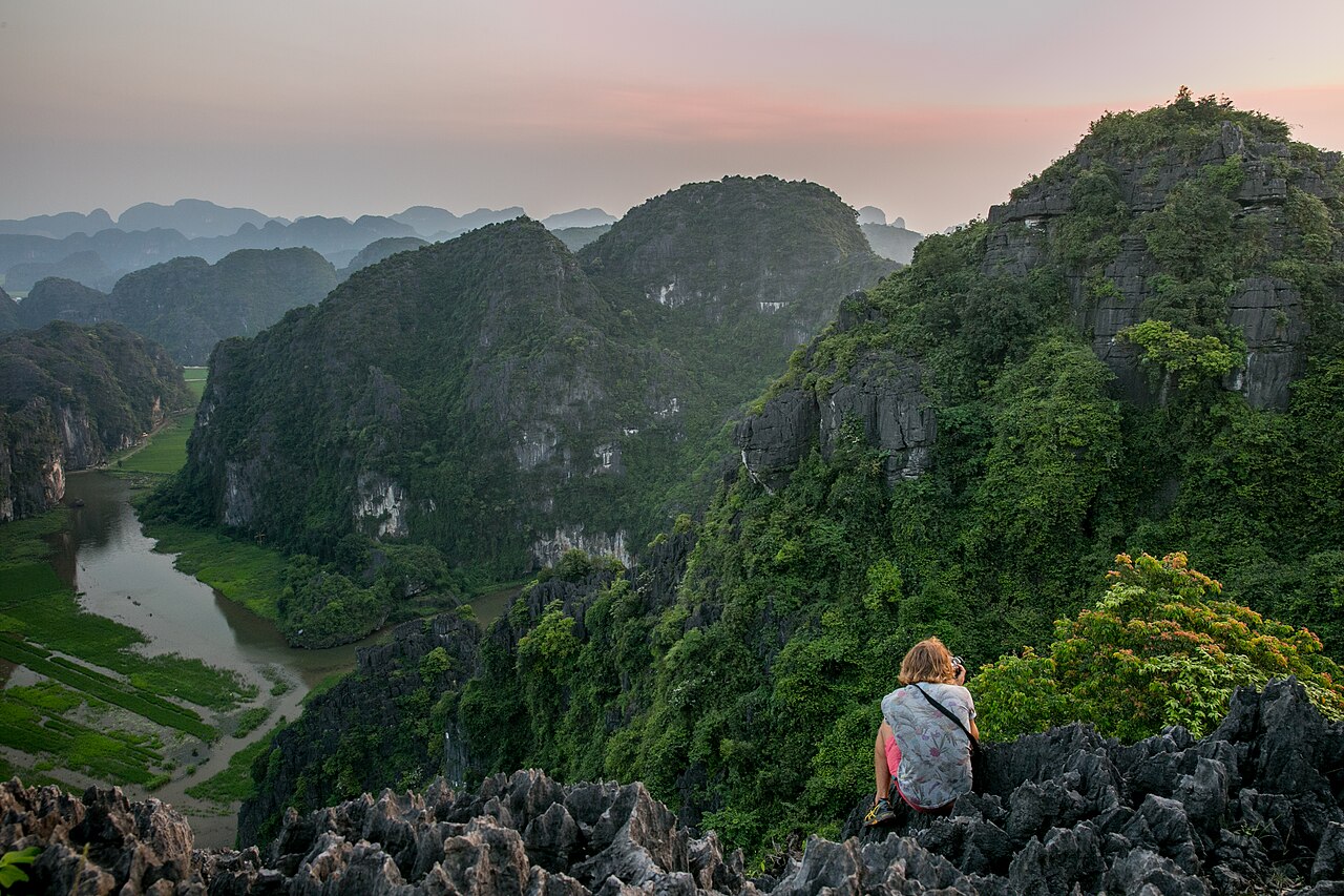 Nét đẹp Ninh Bình: Tràng An, cố đô Hoa Lư, Tam Cốc, Hang Múa, Bái Đính và những dòng sông giữa núi