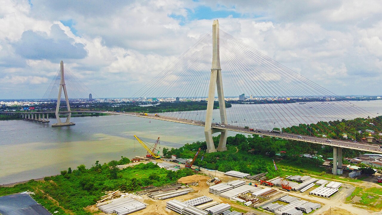 Cầu Cần Thơ bắc qua sông Hậu