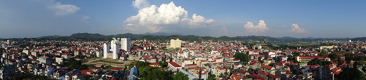Toàn cảnh thành phố Lạng Sơn từ đồi cao