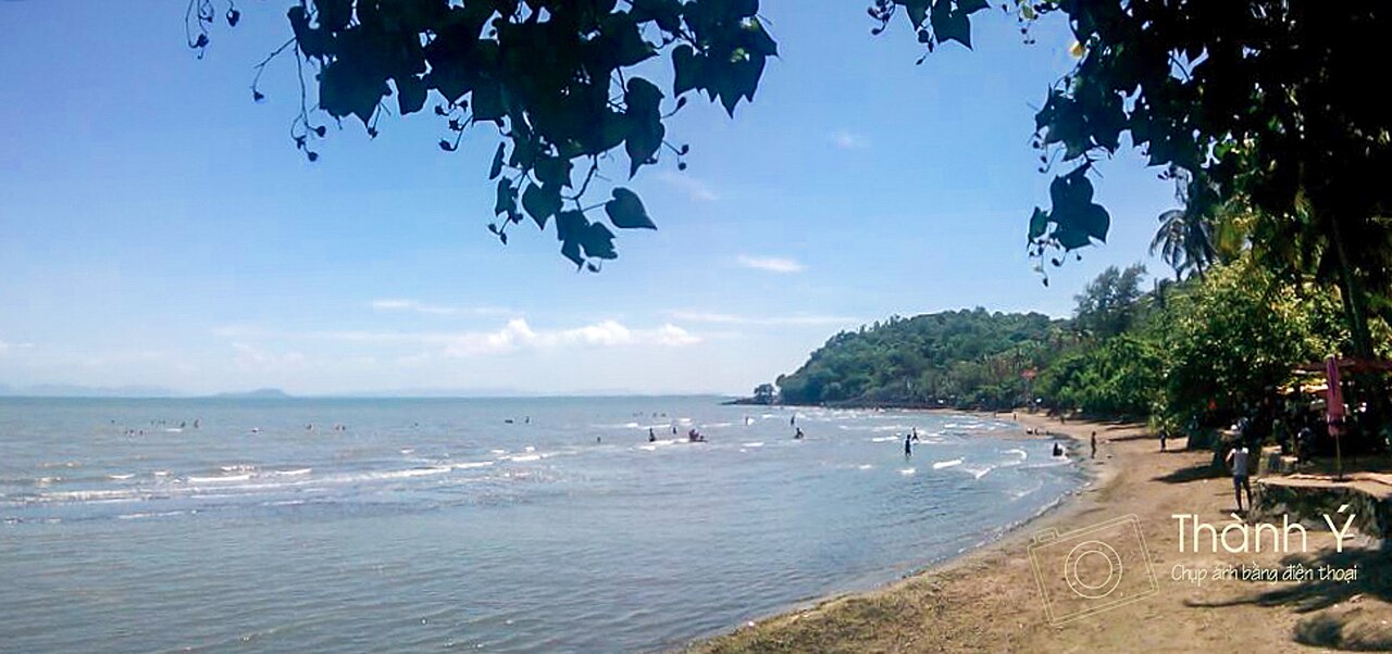 Bãi biển trong khu du lịch Mũi Nai