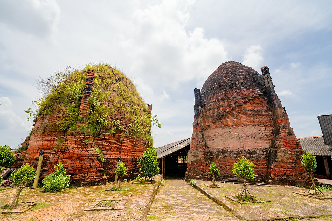 Những lò gạch cổ ở Mang Thít