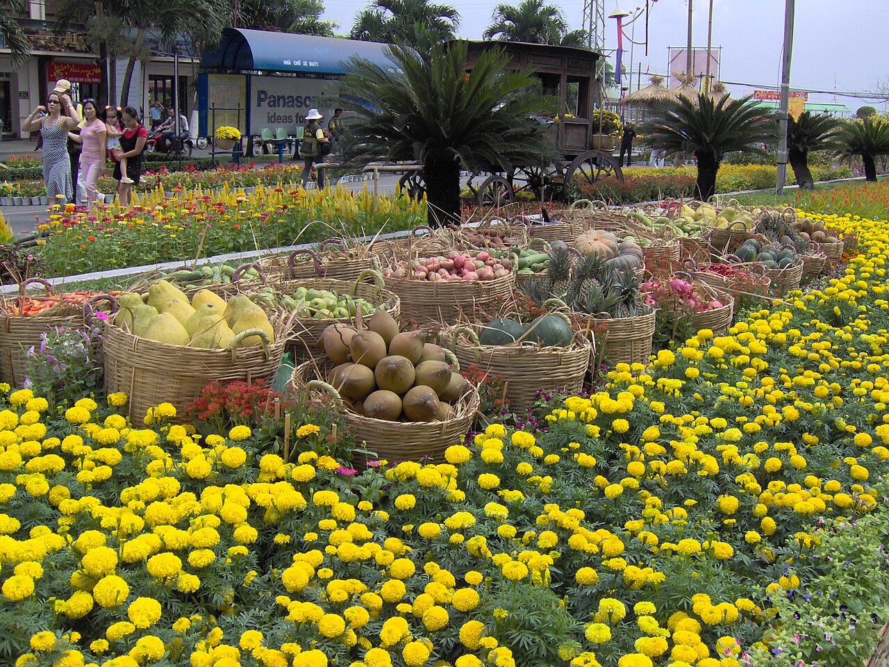 Trang trí Tết ở TP.HCM