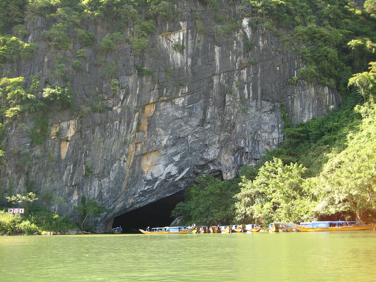 Nét đẹp Phong Nha – Kẻ Bàng: đi thuyền sông Son vào động Phong Nha, động Thiên Đường và vương quốc hang động