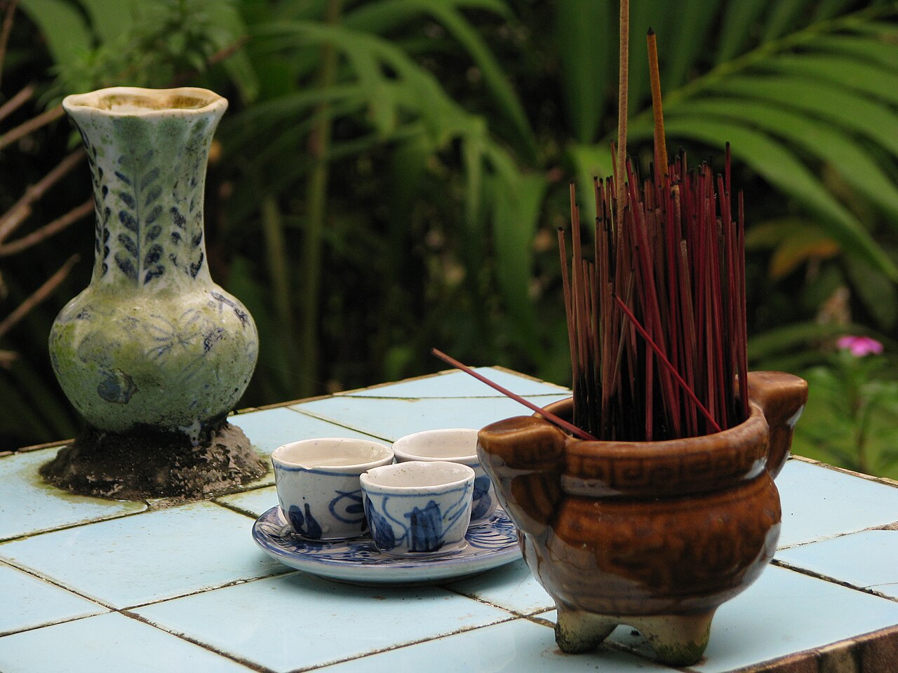 Bàn trà trong một homestay Việt Nam