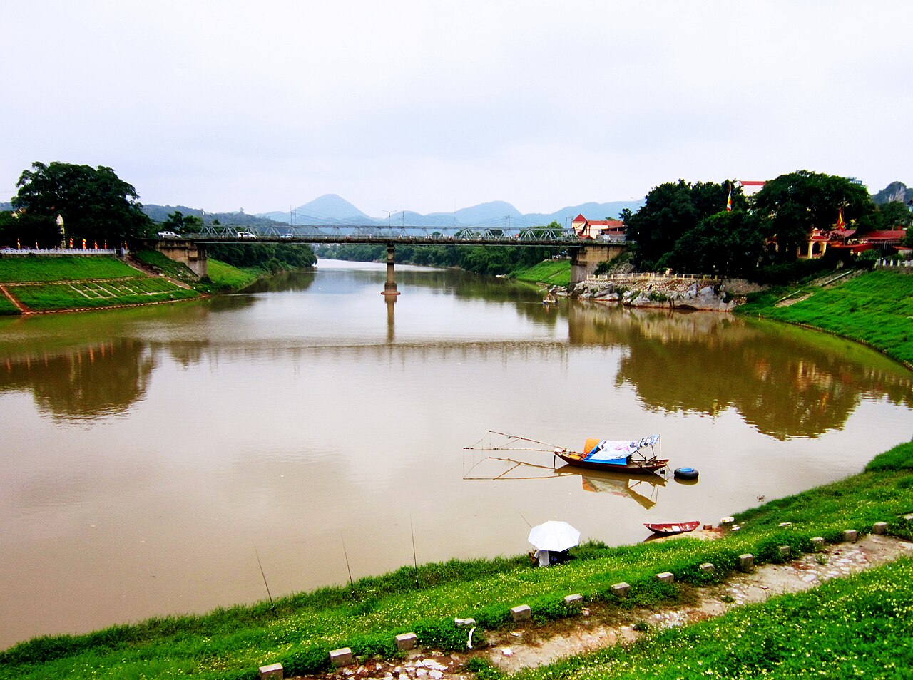 Sông Kỳ Cùng chảy qua thành phố Lạng Sơn