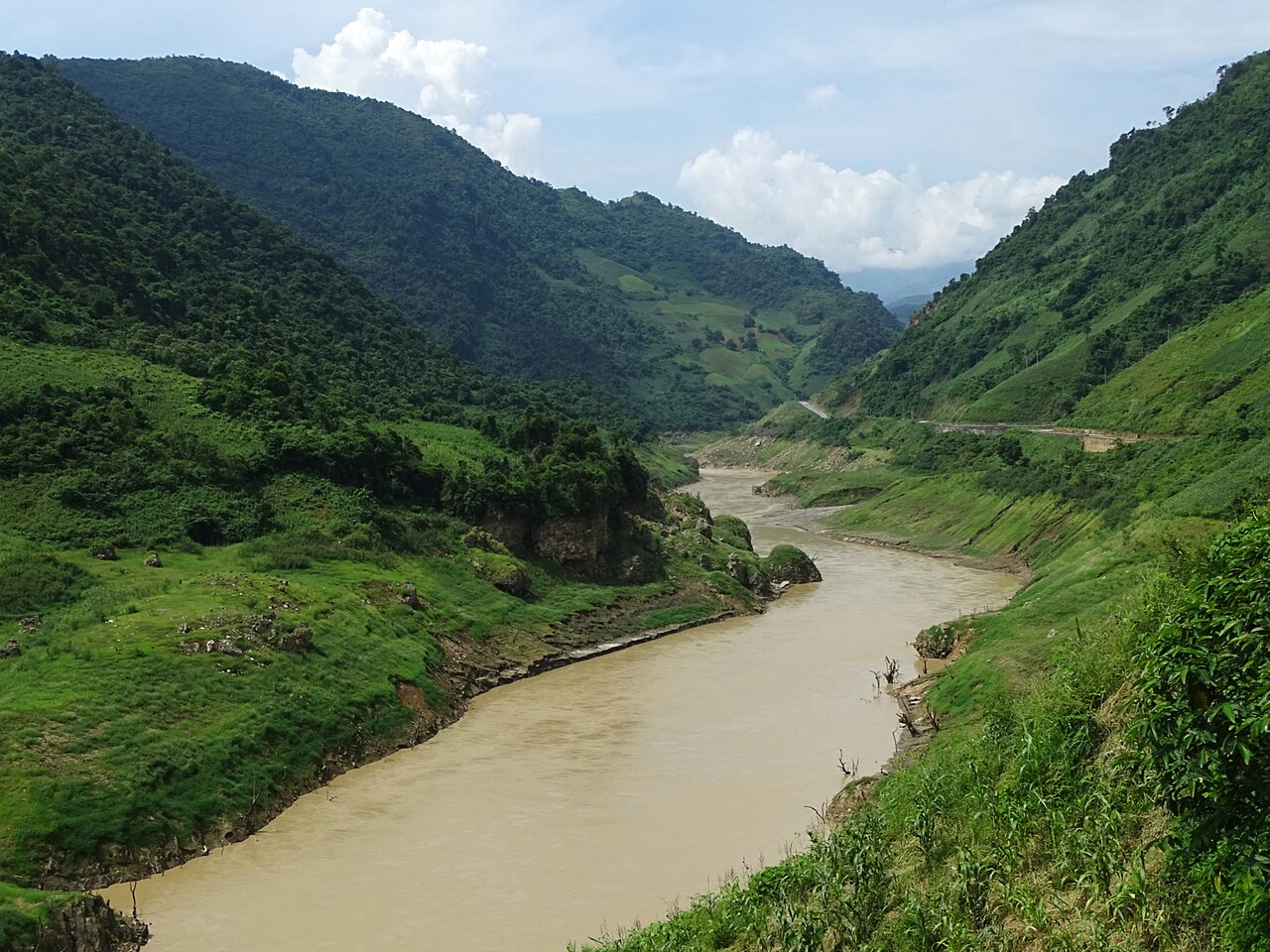Sông núi Tây Bắc