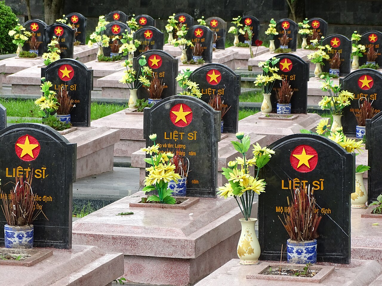 Nghĩa trang liệt sĩ đồi A1
