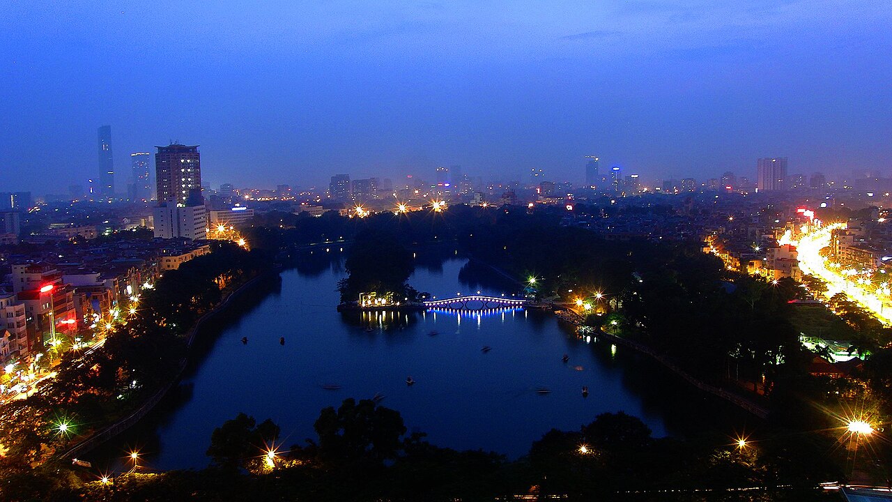 Nét đẹp Hà Nội: hồ Gươm, phố cổ, Văn Miếu, Hoàng thành Thăng Long, hồ Tây và những góc phố nghìn năm
