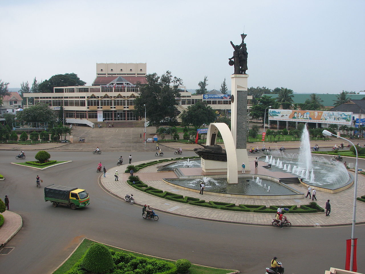 Tượng đài Chiến thắng Buôn Ma Thuột