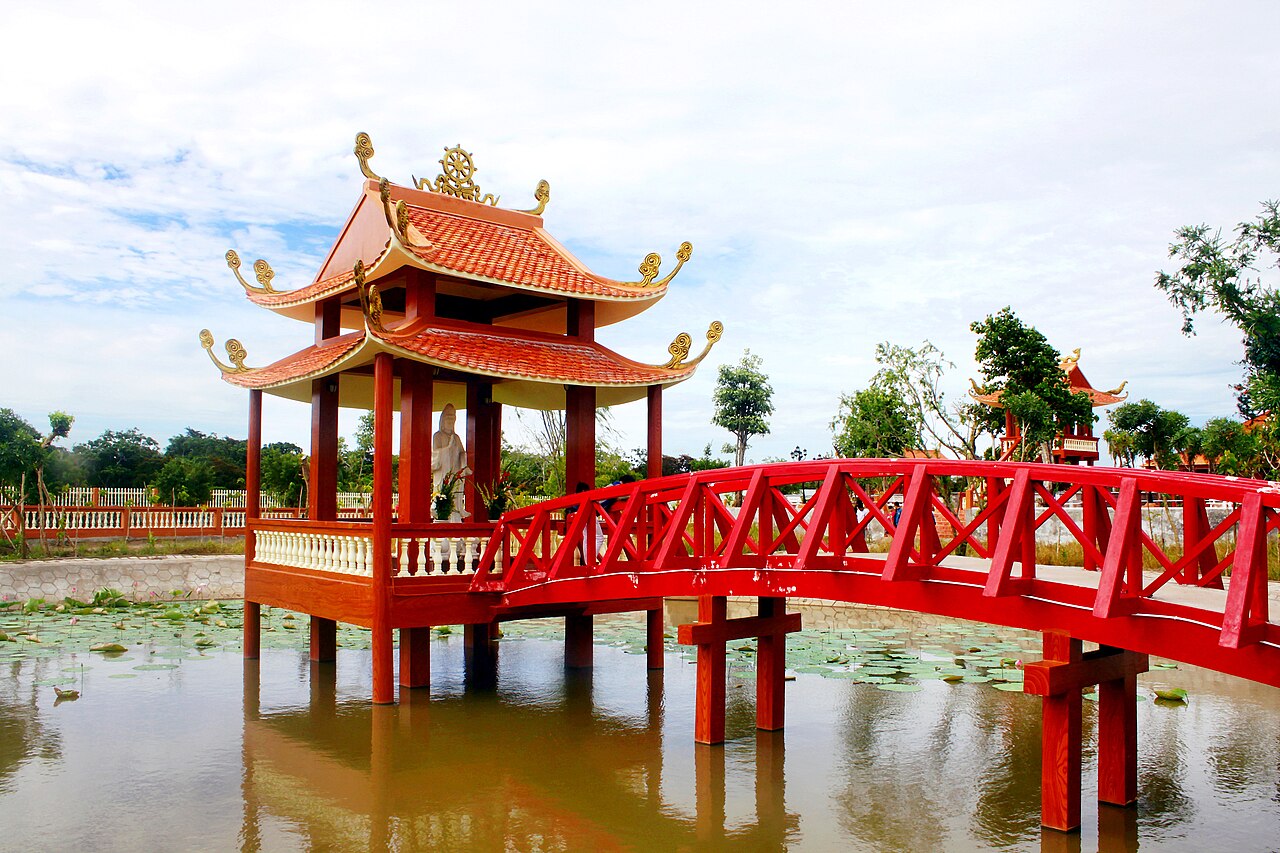 Nhà thủy tạ thờ Quan Âm