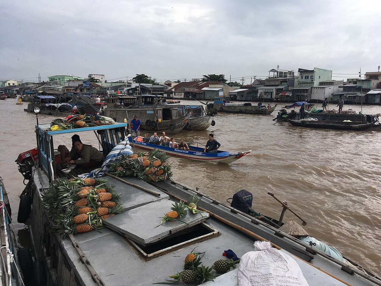 Boats trading busily at Cai Rang Floating Market