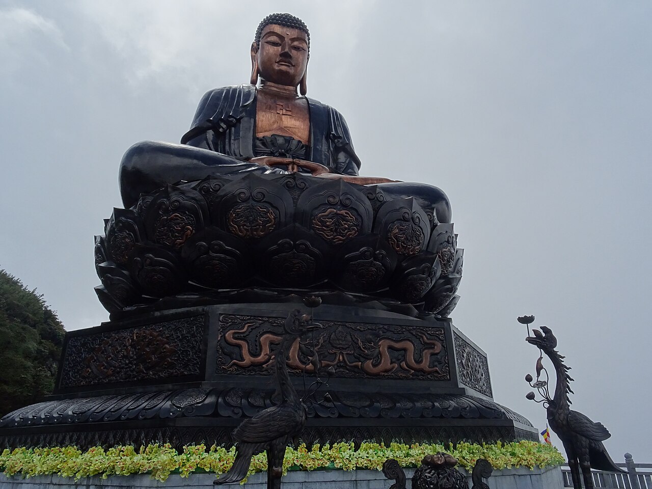 Tượng Phật A Di Đà trên núi Fansipan