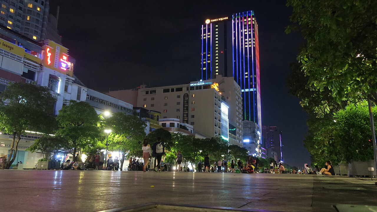 Phố đi bộ Nguyễn Huệ
