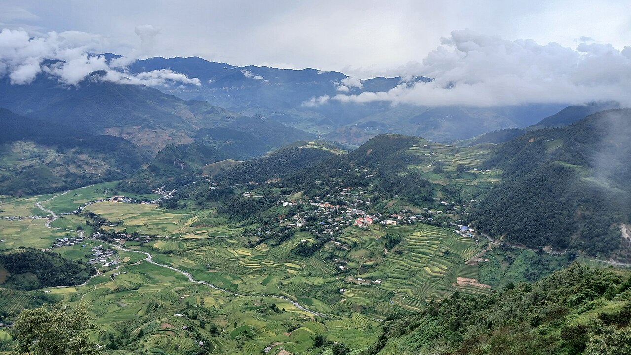 Khau Phạ nhìn từ trên cao
