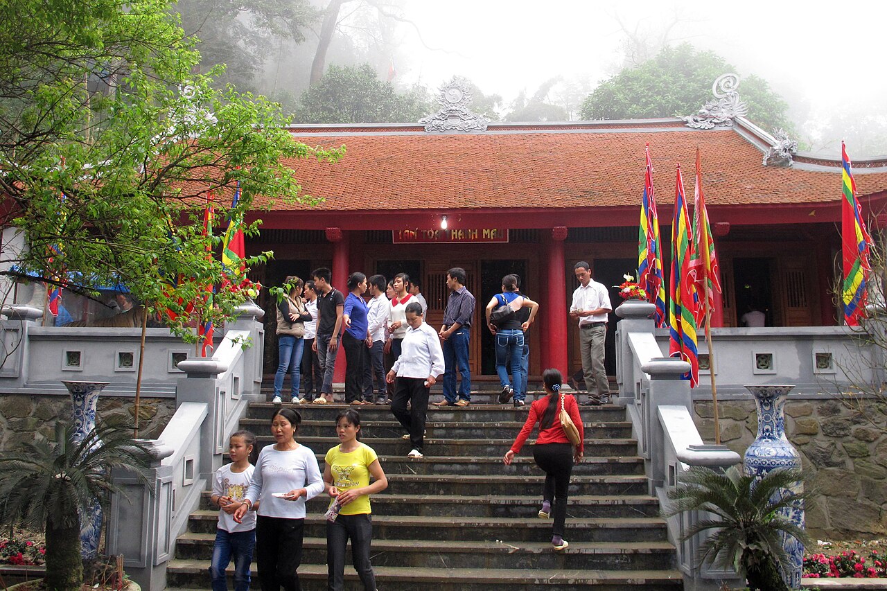 Tam Tòa Thánh Mẫu ở Tây Thiên