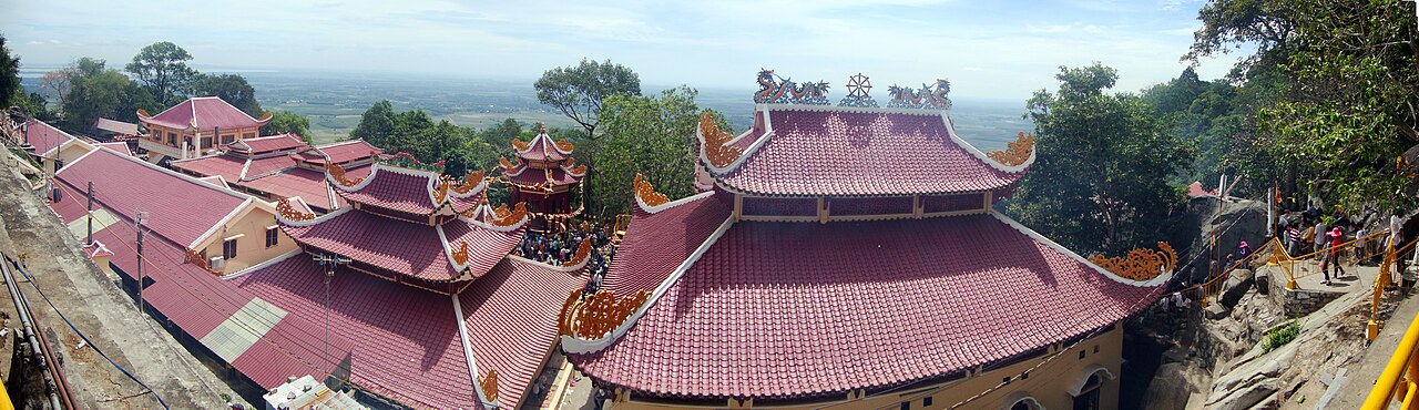 Chùa Bà trên núi Bà Đen