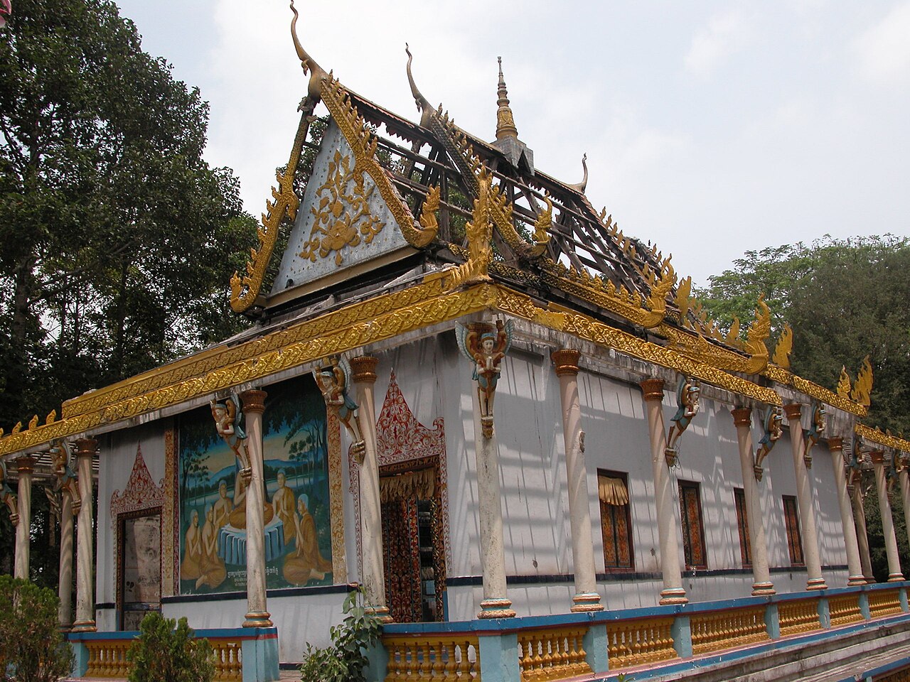 Chánh điện chùa Mahatúp (chùa Dơi)