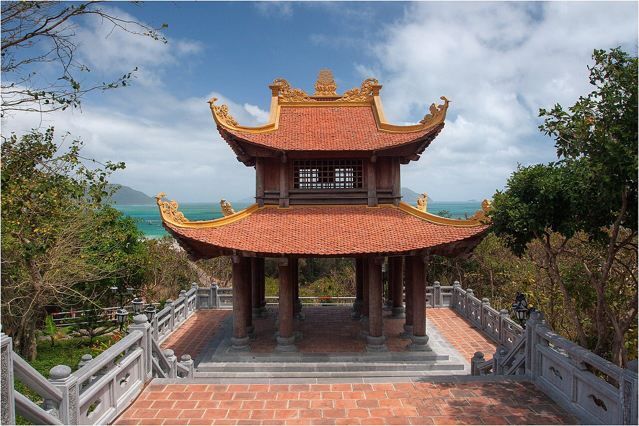 Chùa Vân Sơn trên núi Côn Đảo