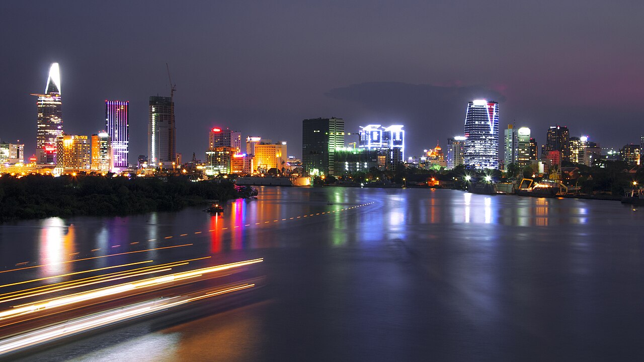 Saigon River Cruise: Dinner with City Views, Ticket Prices & Tips