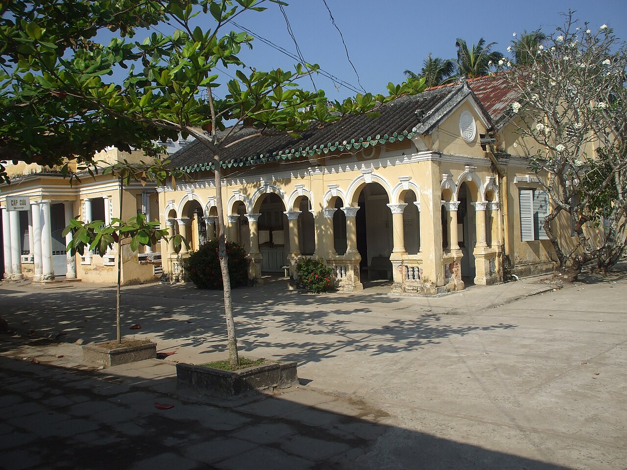 Mặt tiền nhà cổ Bình Thủy