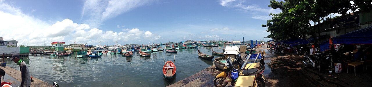 Thuyền đánh cá ở cảng An Thới