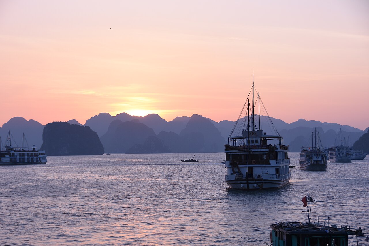 Đi du thuyền cùng trẻ nhỏ và người lớn tuổi: kinh nghiệm để cả nhà cùng vui
