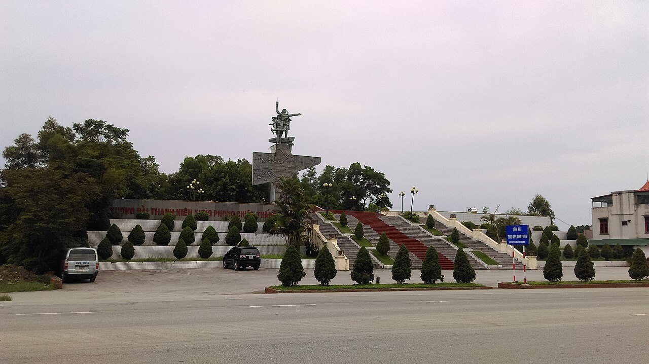 Tượng đài Thanh niên xung phong Hàm Rồng