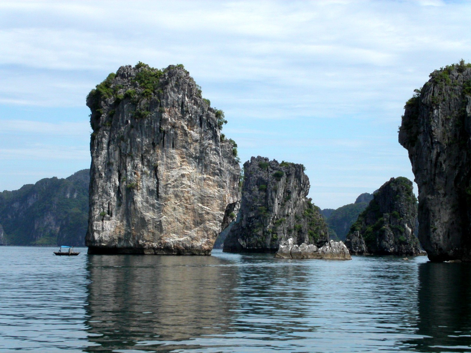 Vịnh Hạ Long: kinh nghiệm khám phá di sản – du thuyền, hang Sửng Sốt, đảo Ti Tốp, kayak và thời điểm đẹp nhất