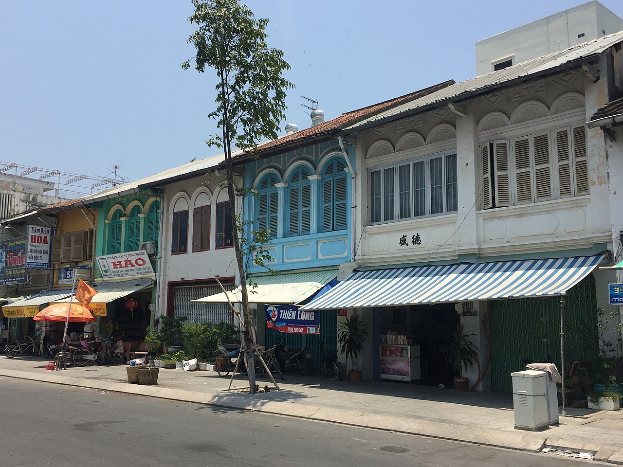 Dãy nhà phố cổ ở Hà Tiên