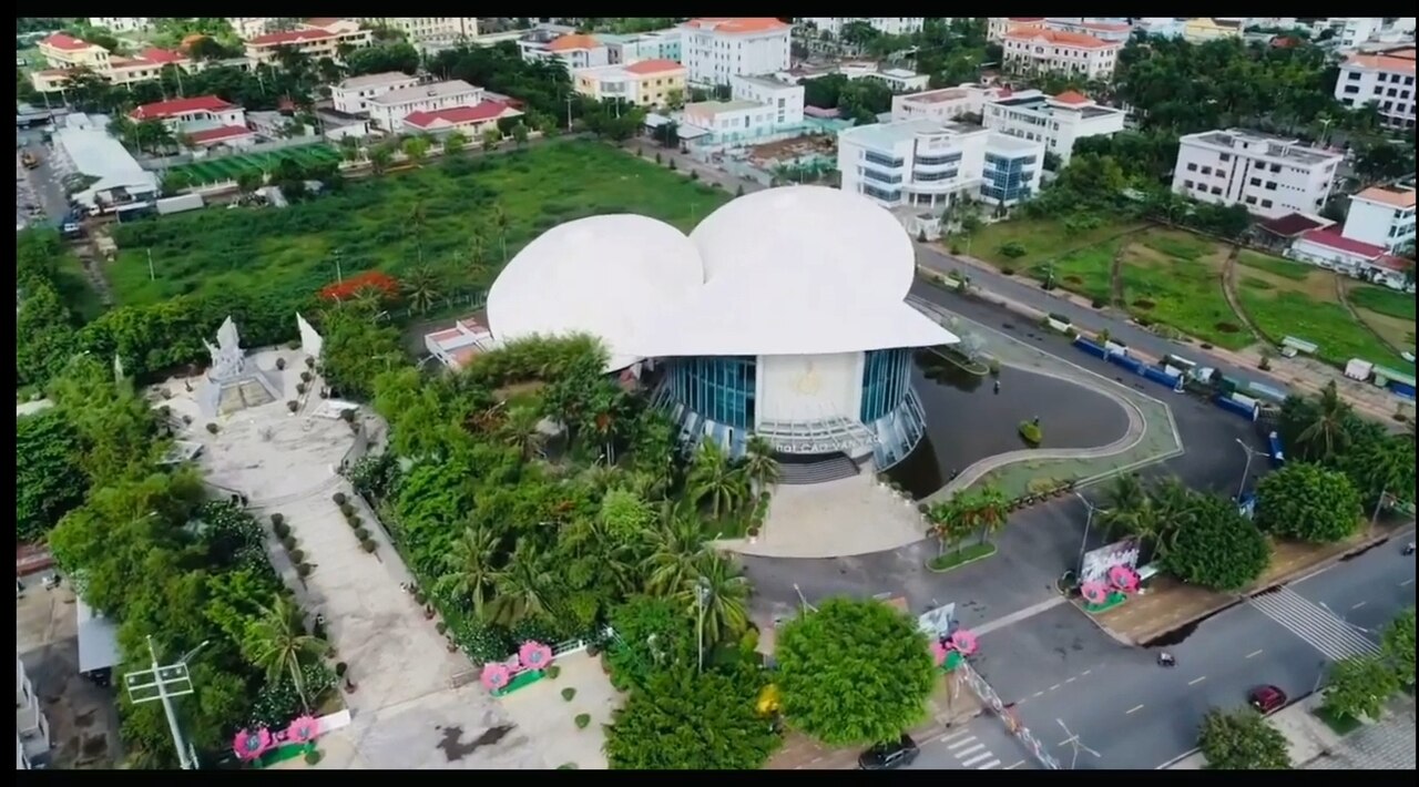Nhà hát Cao Văn Lầu nhìn từ trên cao