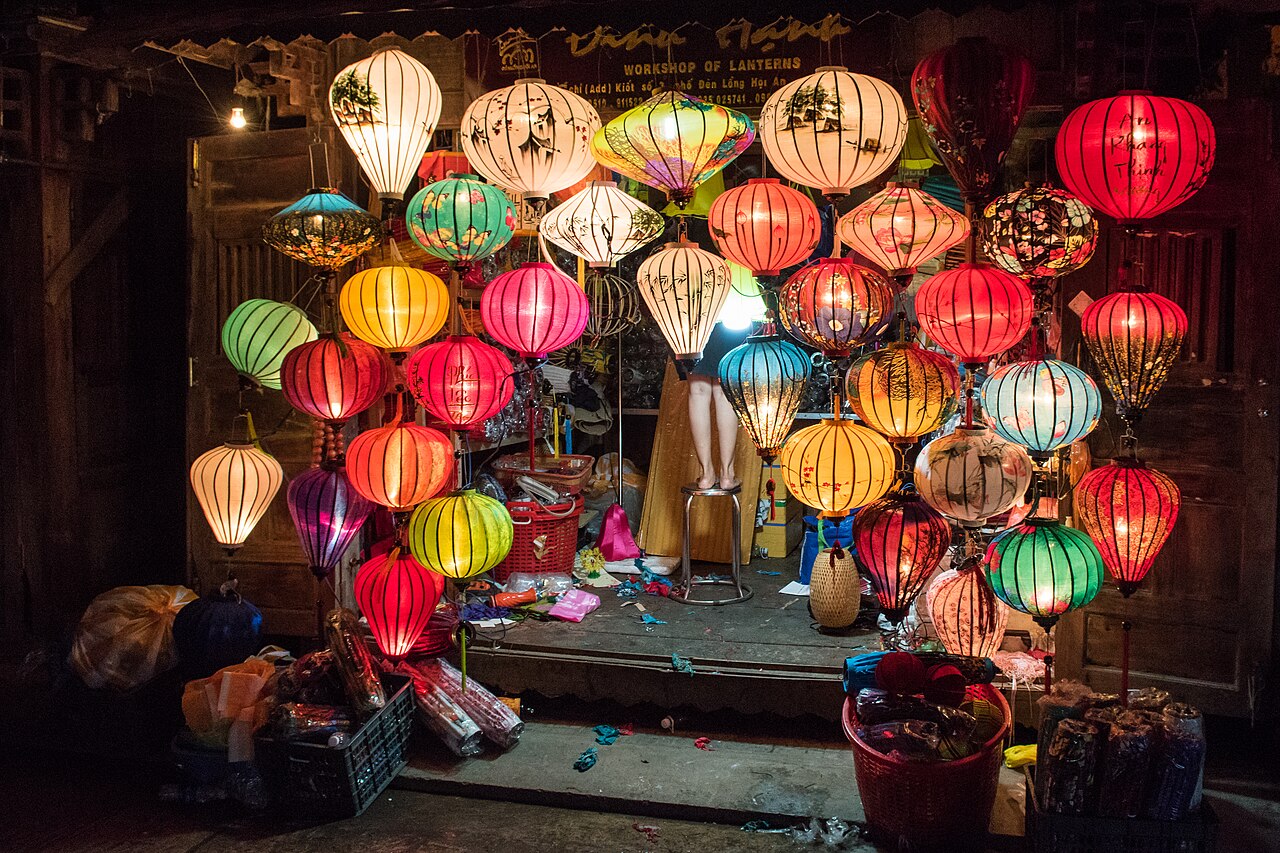 Những chiếc đèn lồng đủ màu ở Hội An