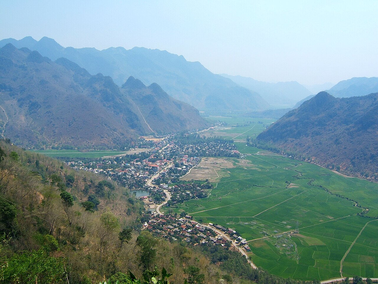 Thung lũng Mai Châu nhìn từ trên cao