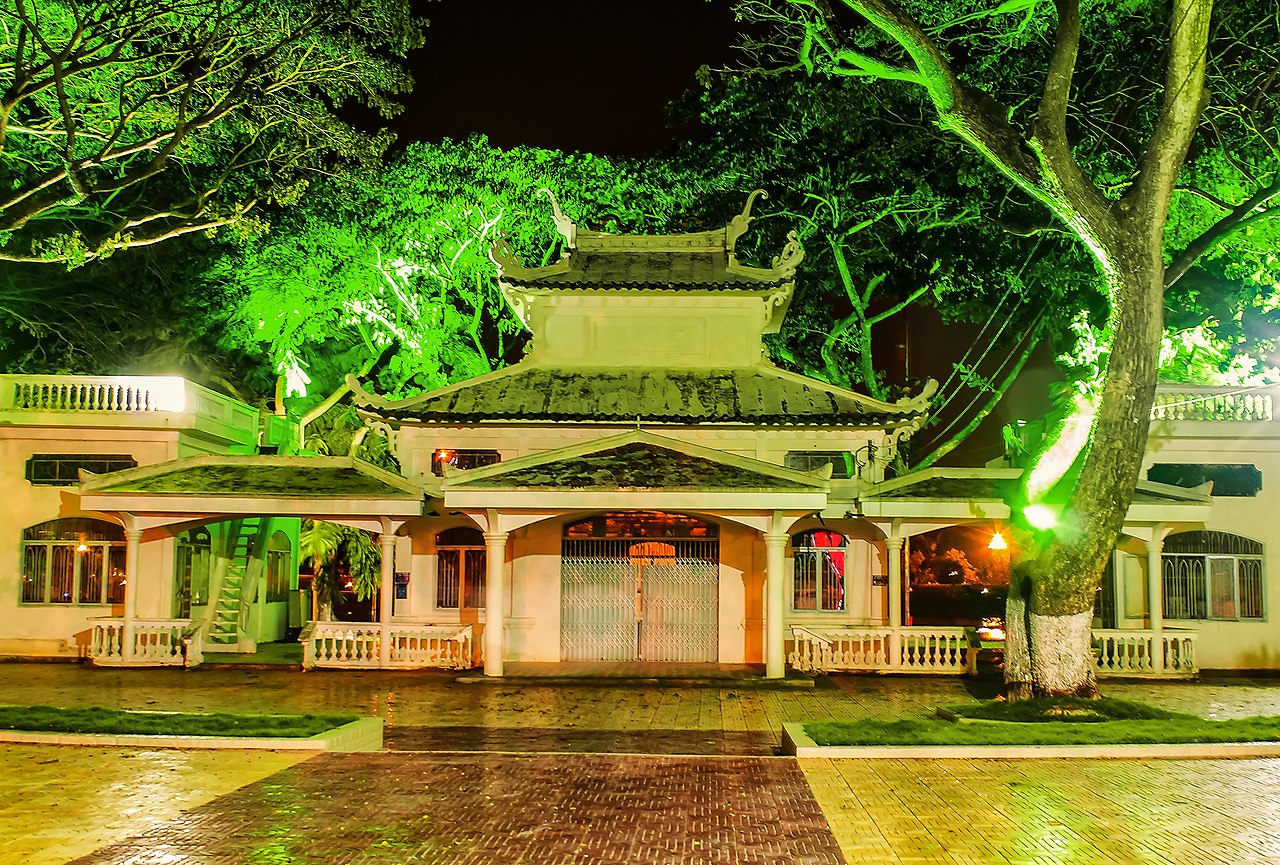 Văn Thánh Miếu Cao Lãnh về đêm