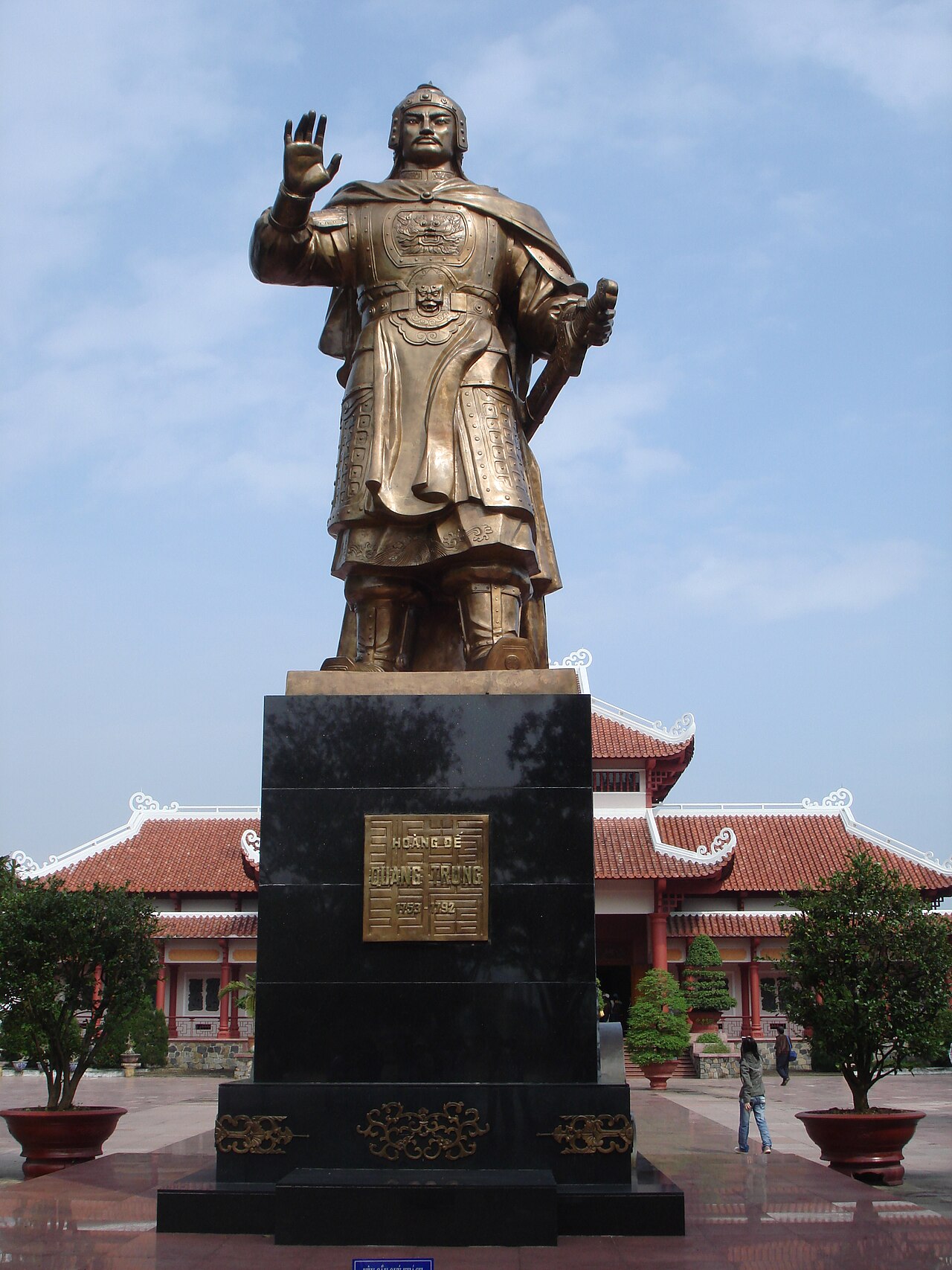 Tượng đài vua Quang Trung